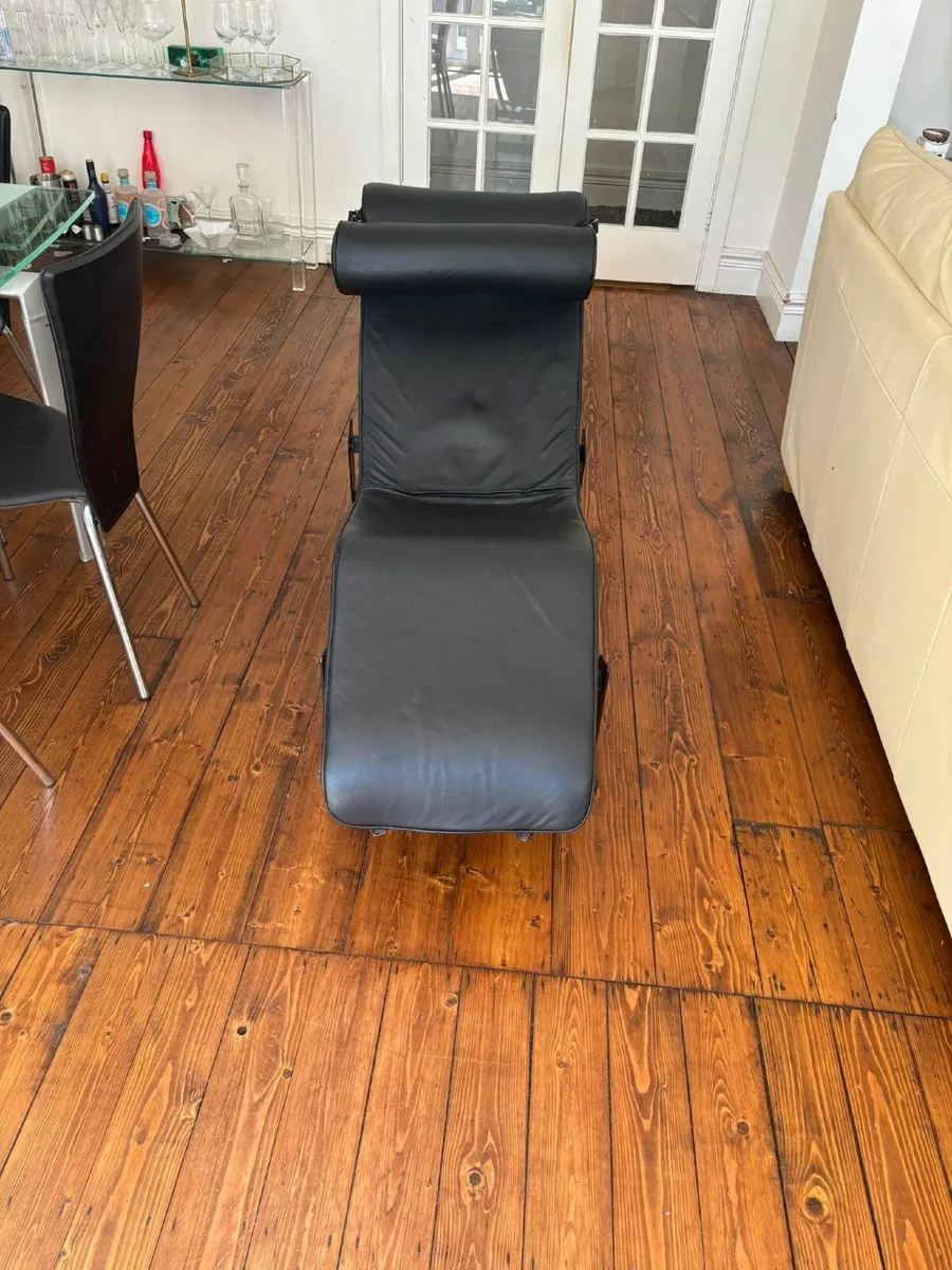 Leather Chaise Longue - Image 2