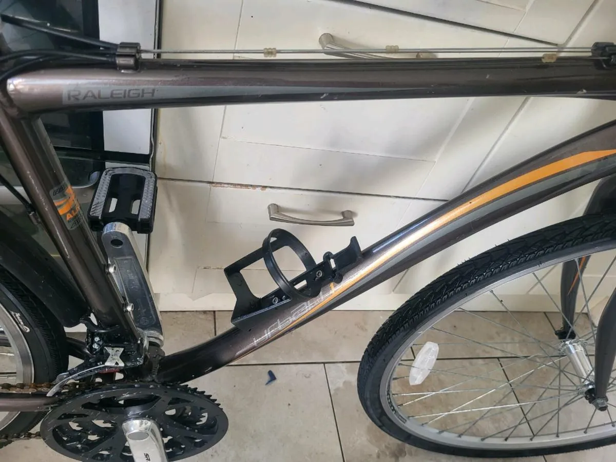 Raleigh Hybrid bike - Image 4