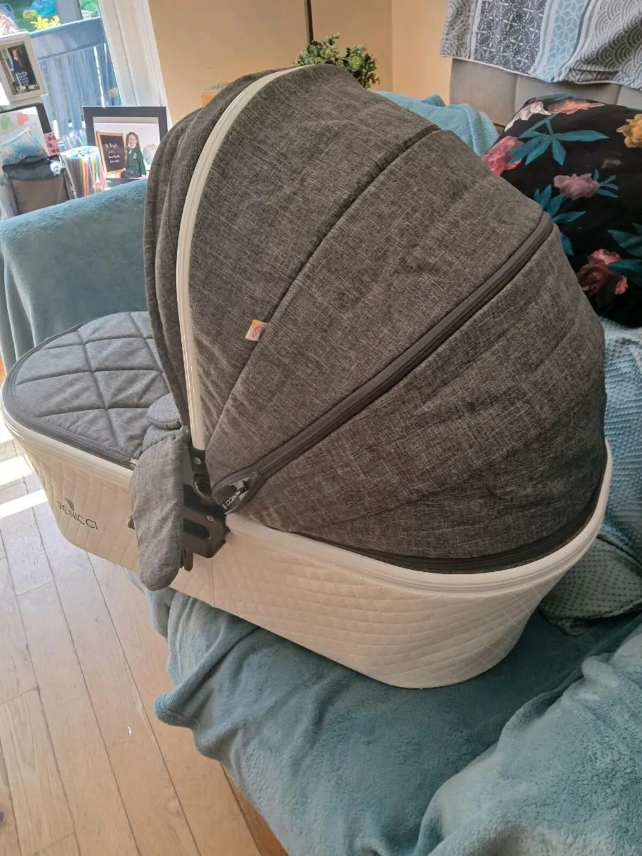 Baby's pram - Image 1