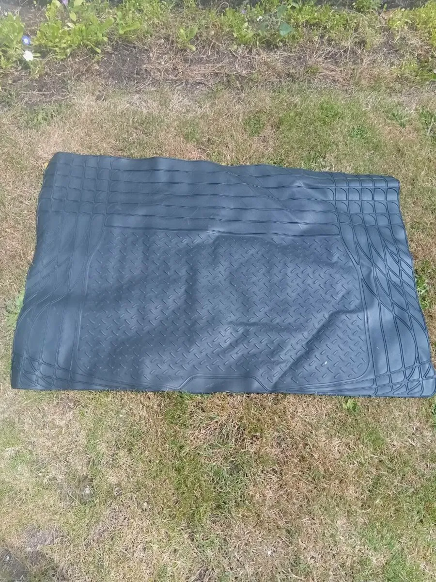 CAR..Boot Rubber Mat.(NEW)