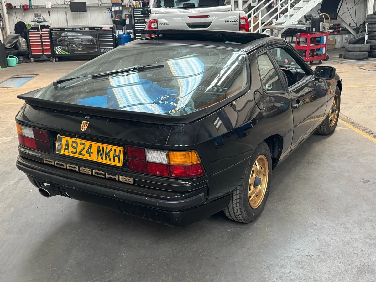 Porsche 924 - Image 2