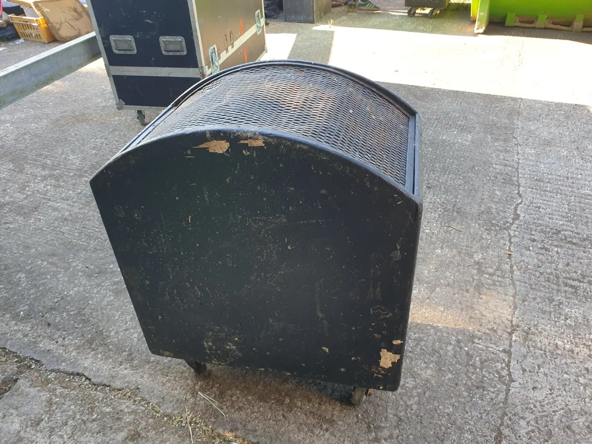 Retro musical equipment for sale - Image 3