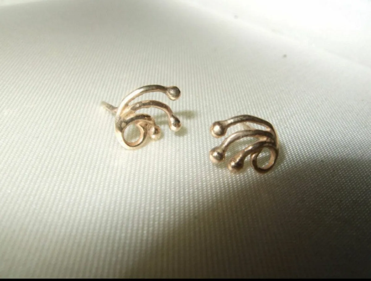 Vintage 9ct Gold Earrings - Image 1