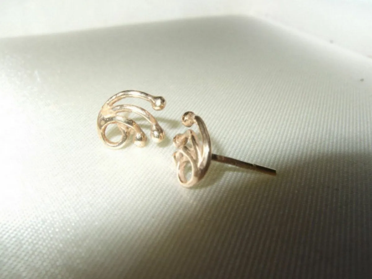 Vintage 9ct Gold Earrings - Image 2