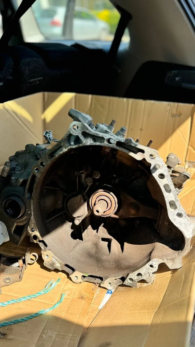 5 speed gear box, Toyota Yaris 1.4 diesel - Image 2