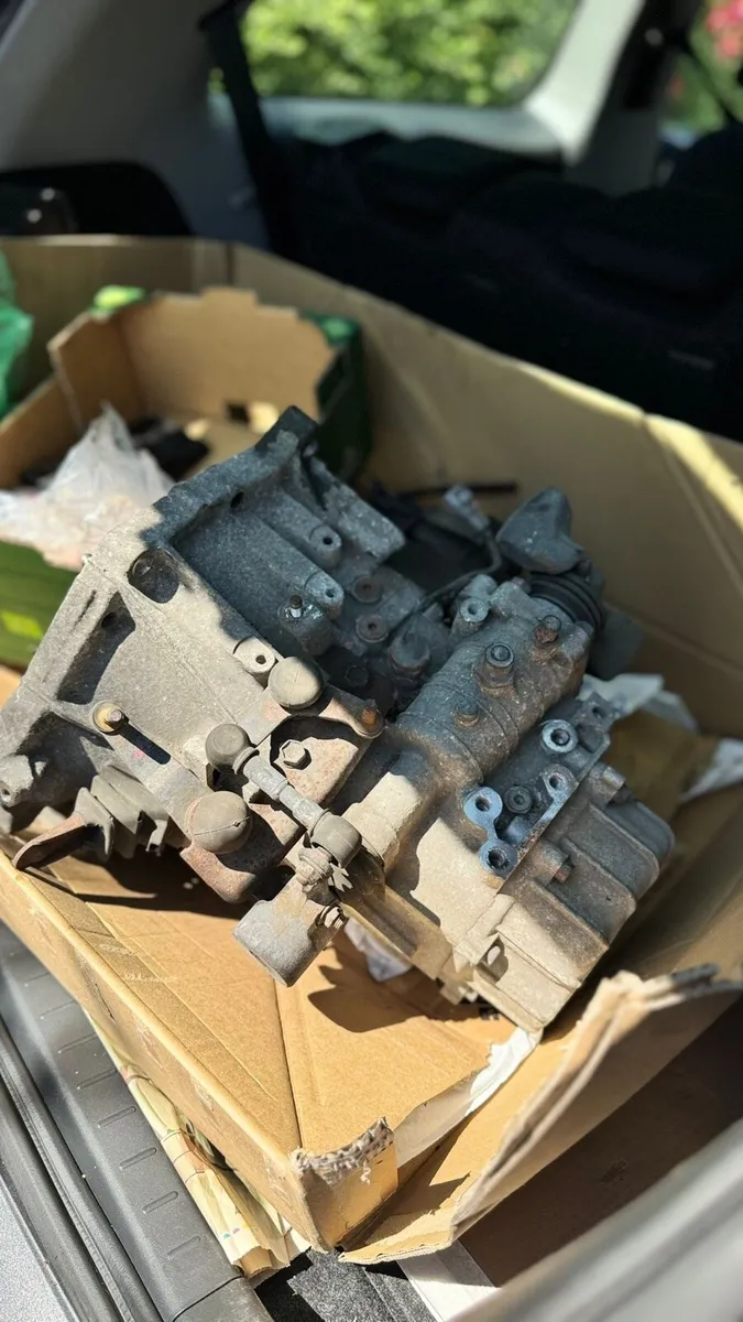 5 speed gear box, Toyota Yaris 1.4 diesel - Image 4