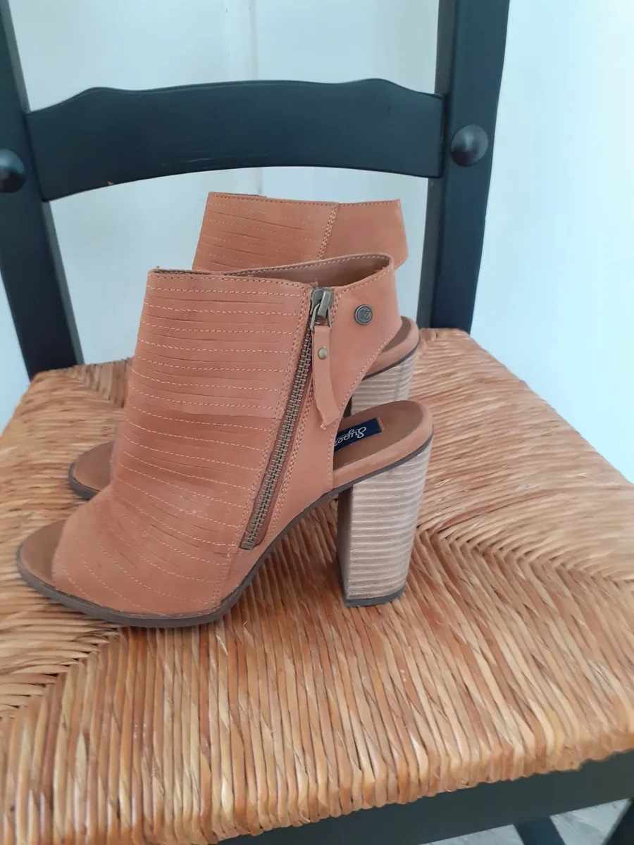 Womens shoes - Image 4