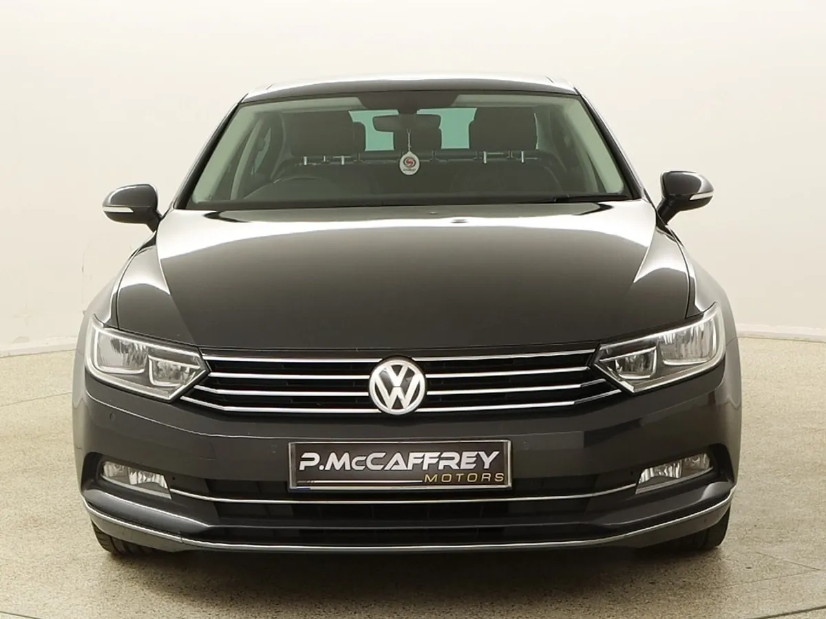 17 VOLKSWAGEN PASSAT 1.6 TDI GT PAN ROOF DIGI DASH - Image 2