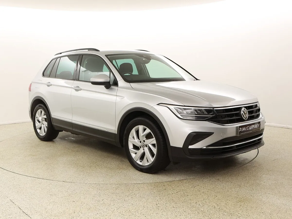 21 VOLKSWAGEN TIGUAN 2.0 TDI LIFE 150 BHP DSG AUTO - Image 1