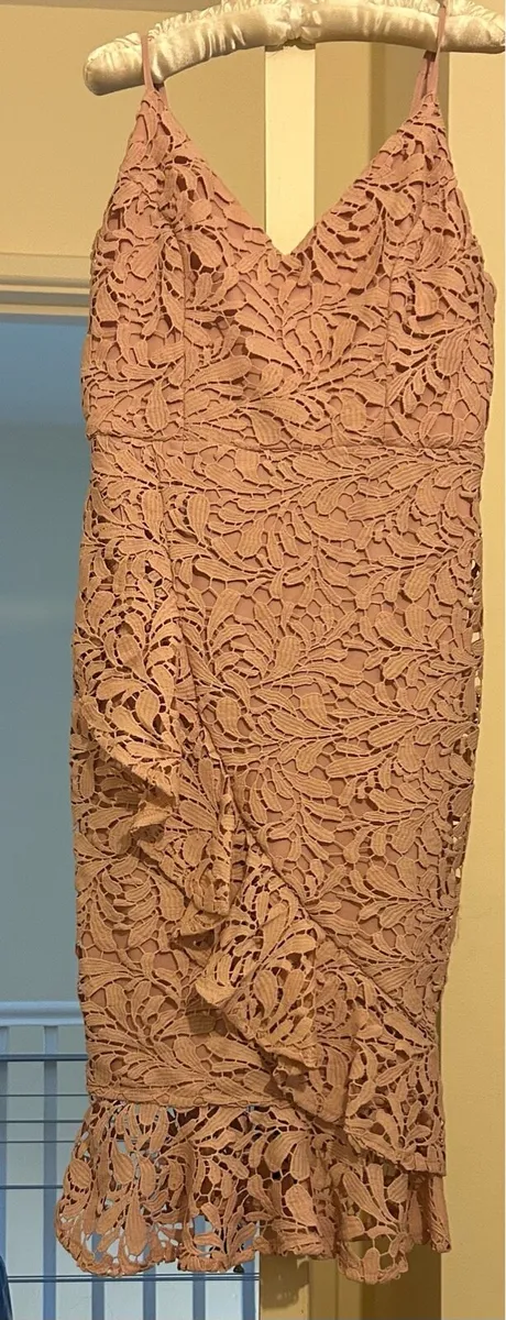 Woman’s outfit & Shoes - Image 1
