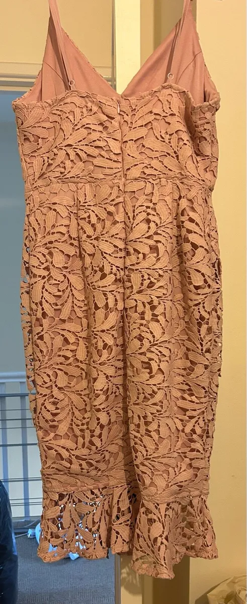 Woman’s outfit & Shoes - Image 2