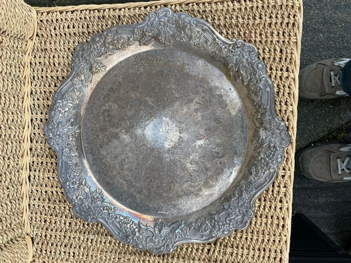 plated dish inscribed with names 1977 - Image 2