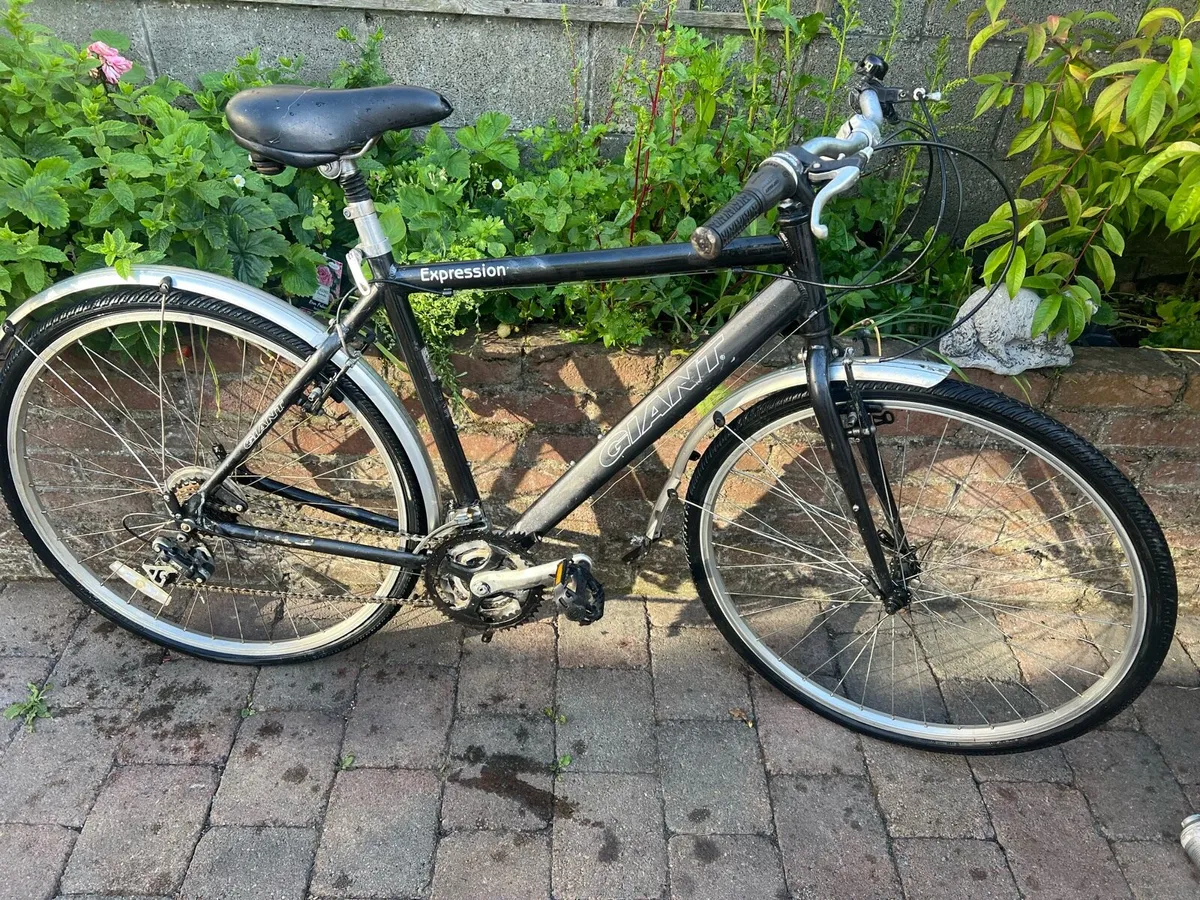Giant Road Bike Aluminium Working 100% quick sale - Image 3