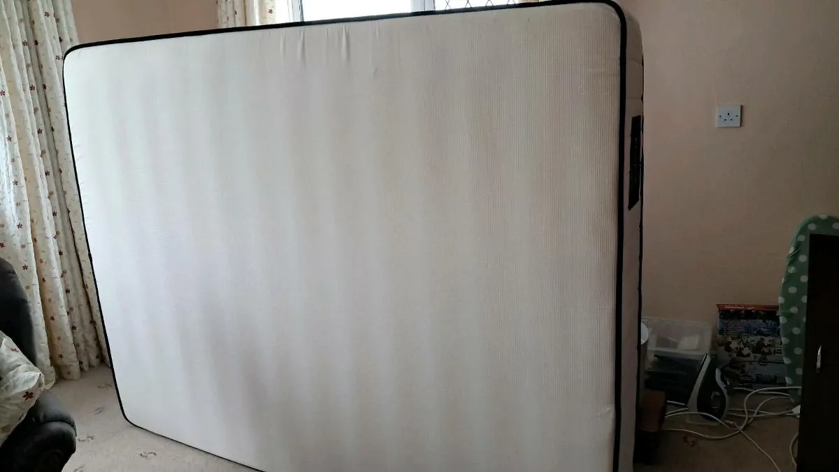 Bedframe, lockers and mattress - Image 4