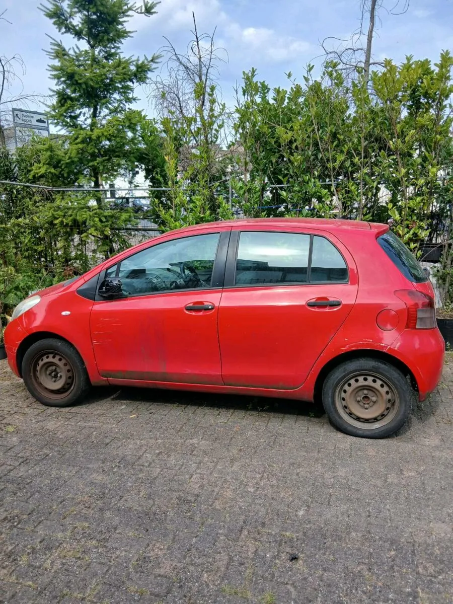 Toyota yaris 1l - Image 1