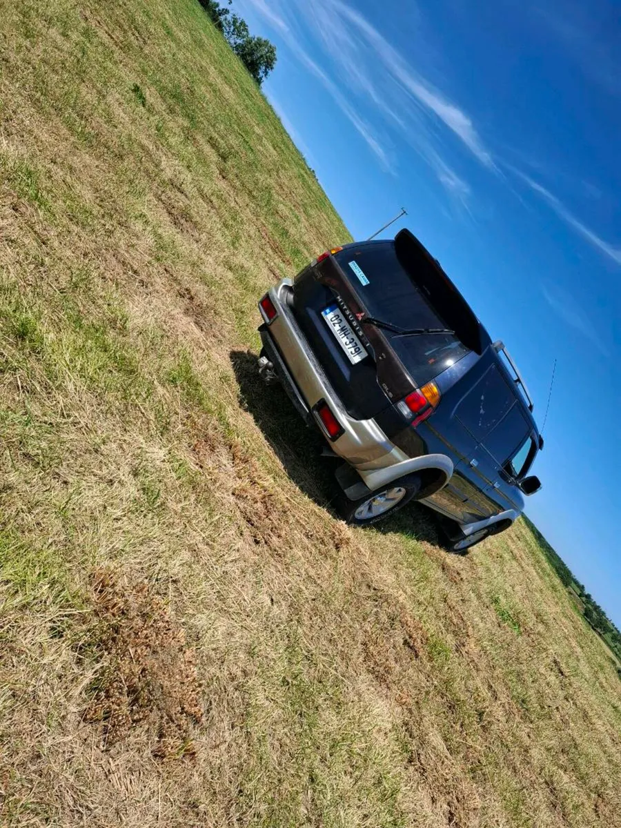 Mitsubishi pajero sport - Image 3