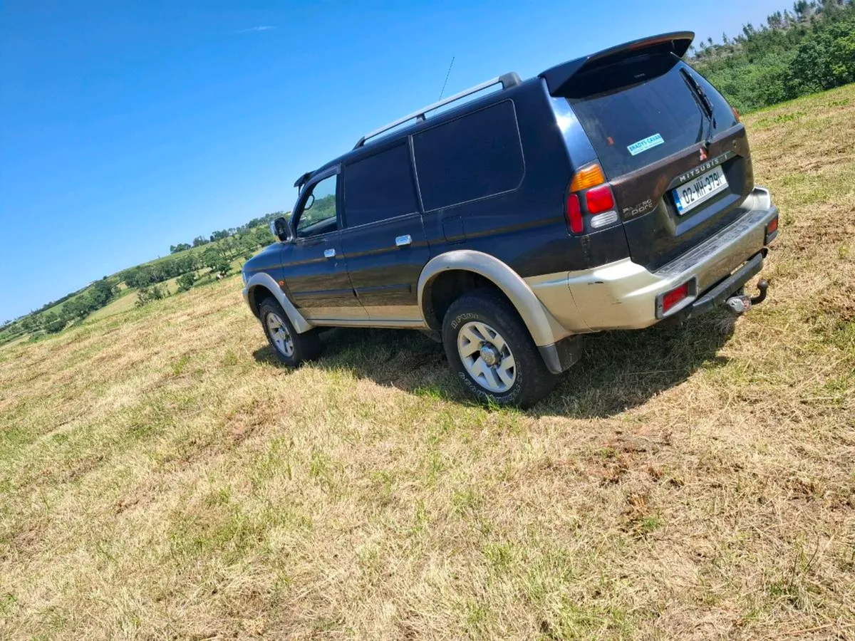 Mitsubishi pajero sport - Image 4