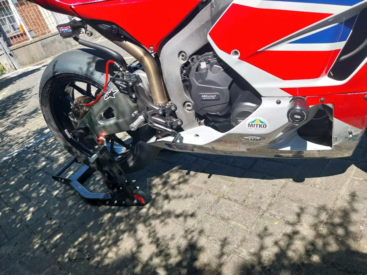 Honda cbr 600rr track bike - Image 4