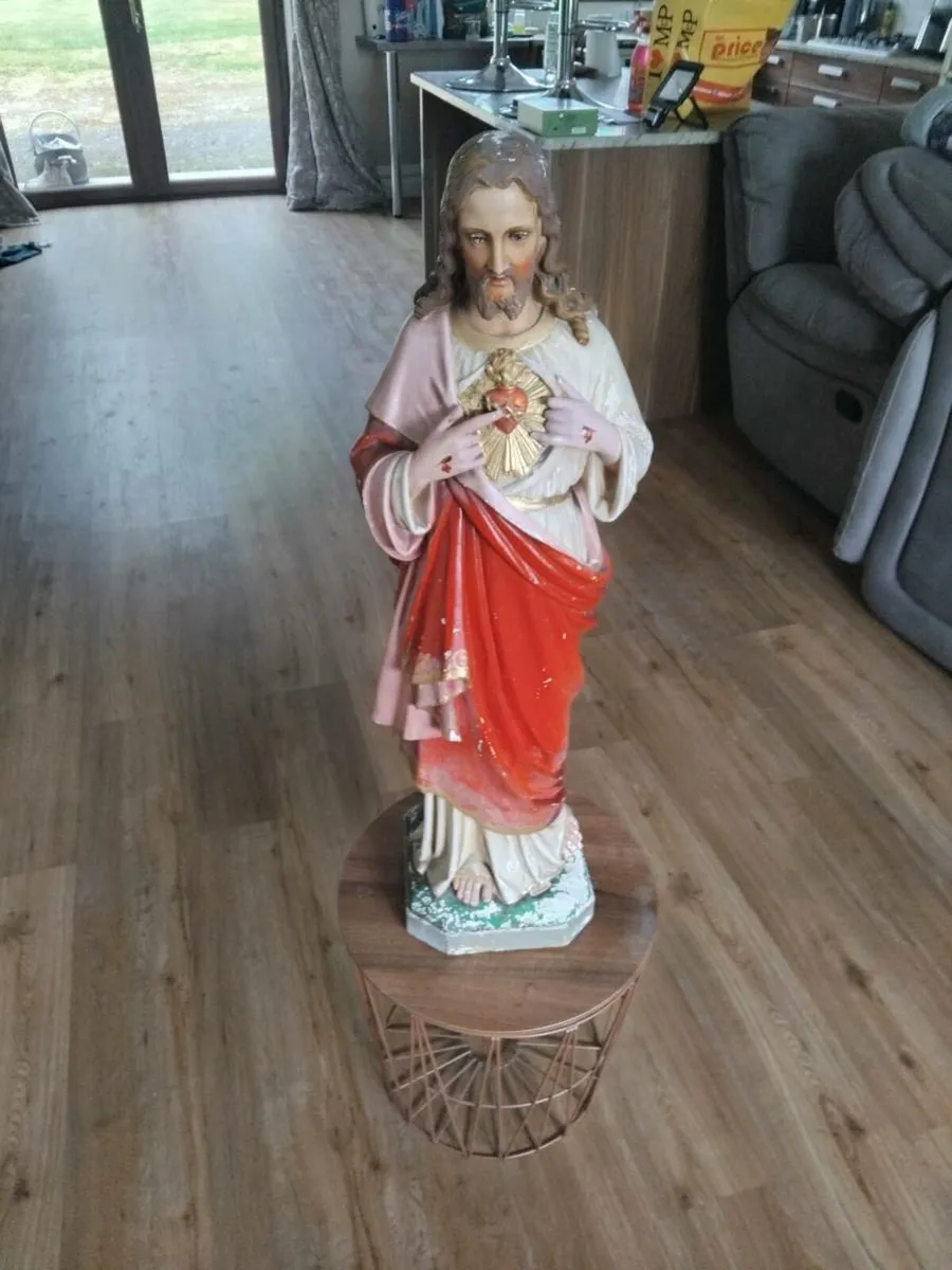 Holy statue - Image 3