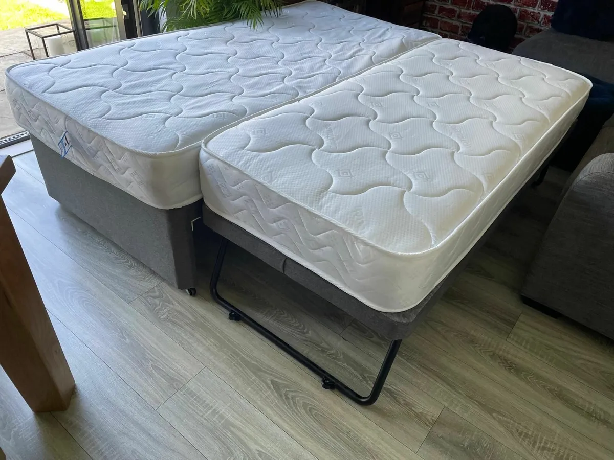 Foldaway single bed. - Image 1