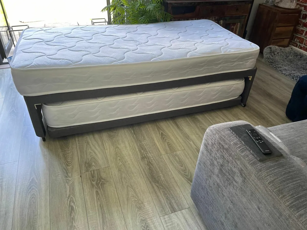 Foldaway single bed. - Image 4