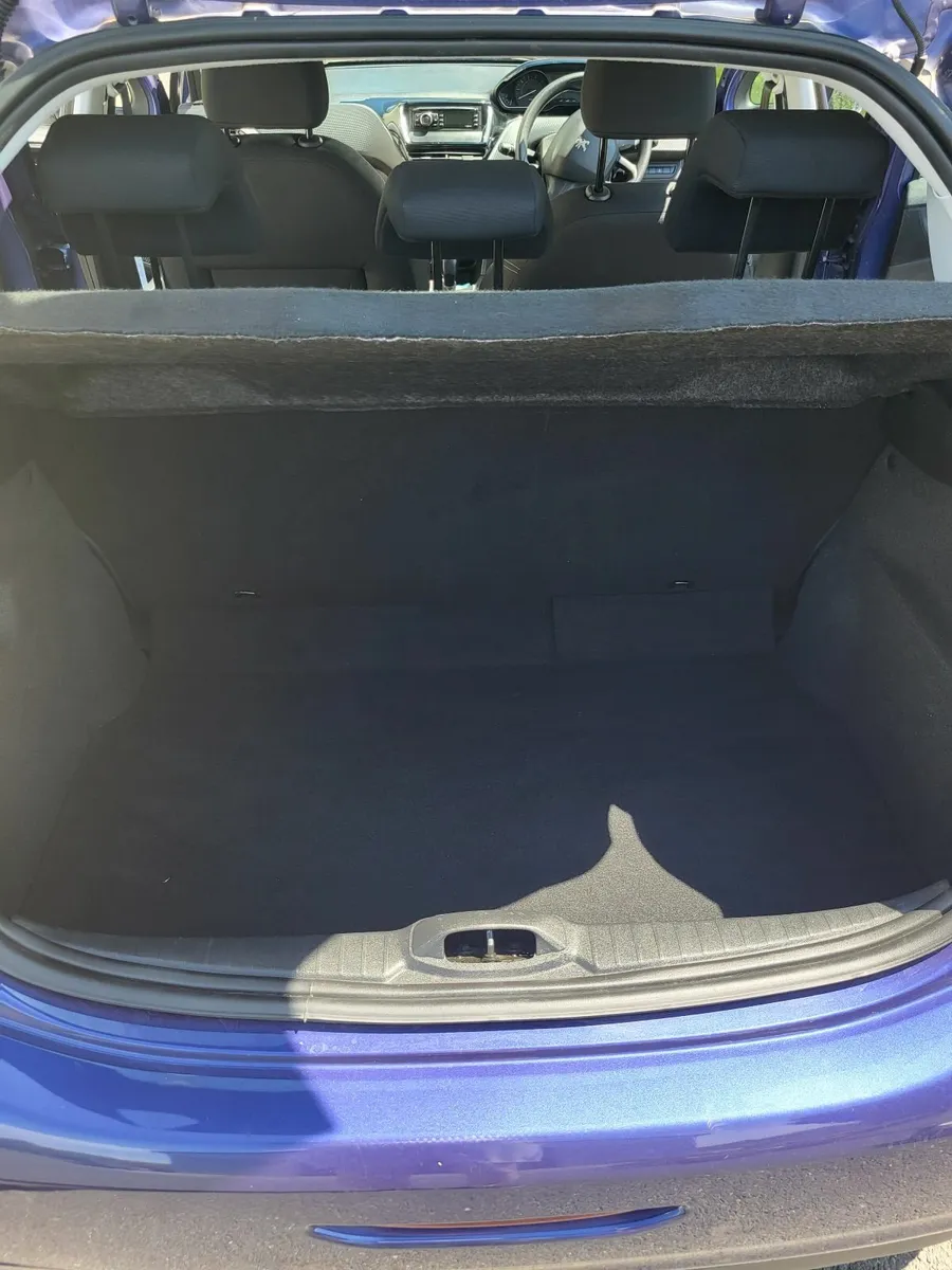 Peugeot 208 2016 - Image 2