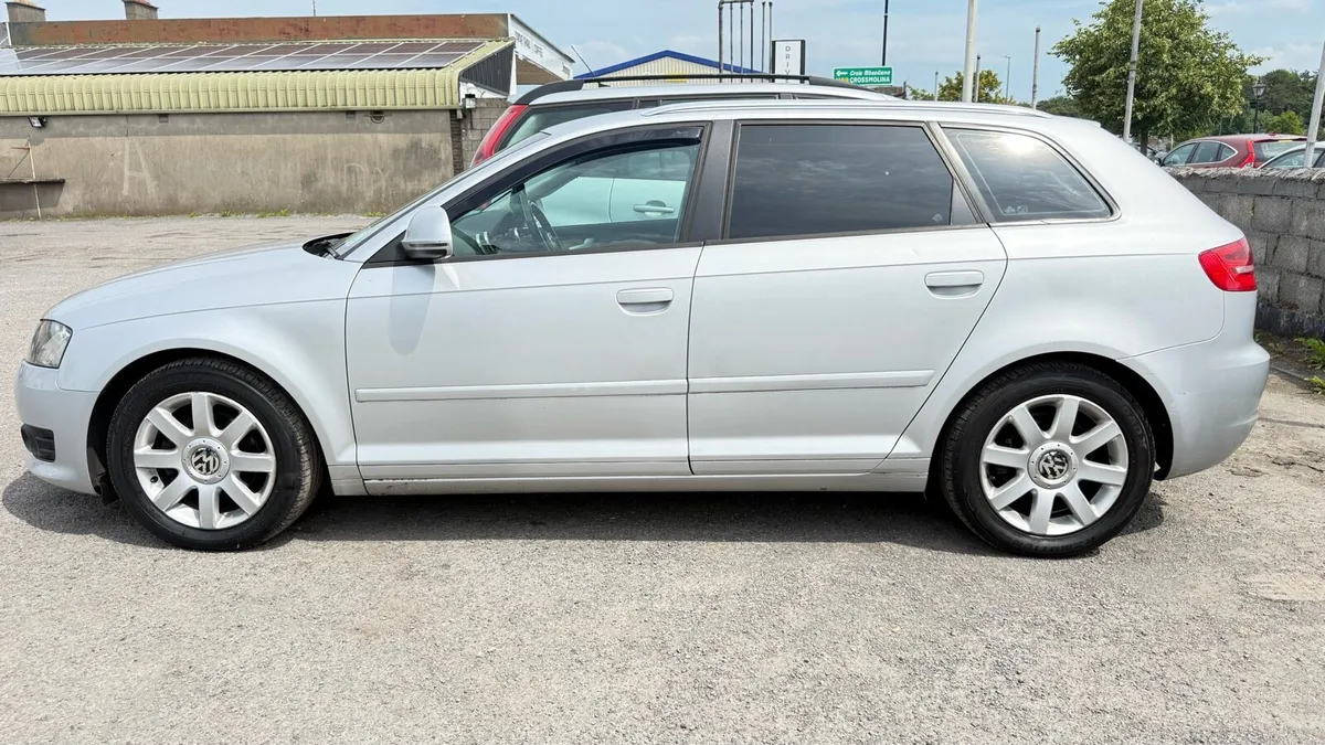 2009 Audi A3 1.9 TDI Diesel- Manual- 5- Door HB - Image 4