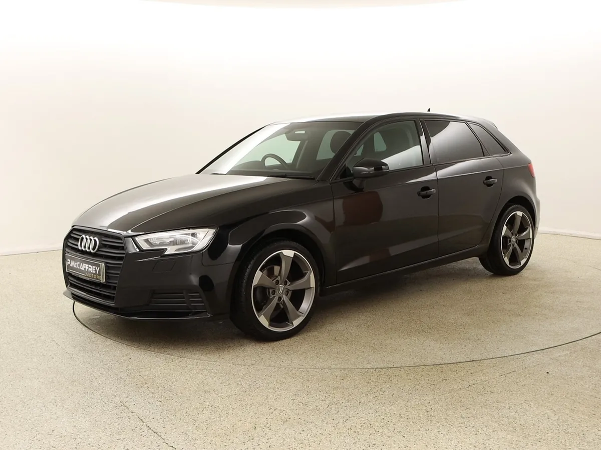 2017 Audi A3 1.6 TDI 116PS SE TECHNIK BLACK EDITIO - Image 3
