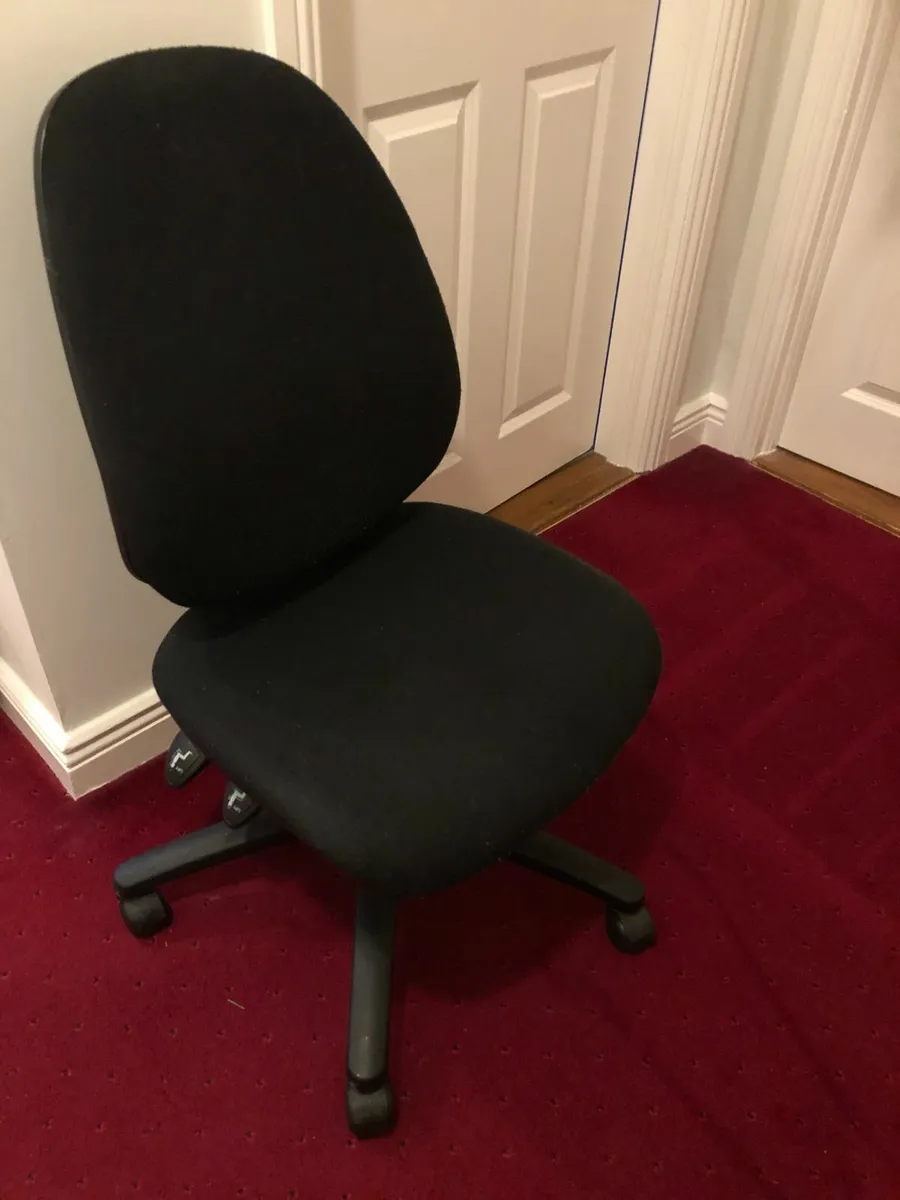 Office chair - Image 1