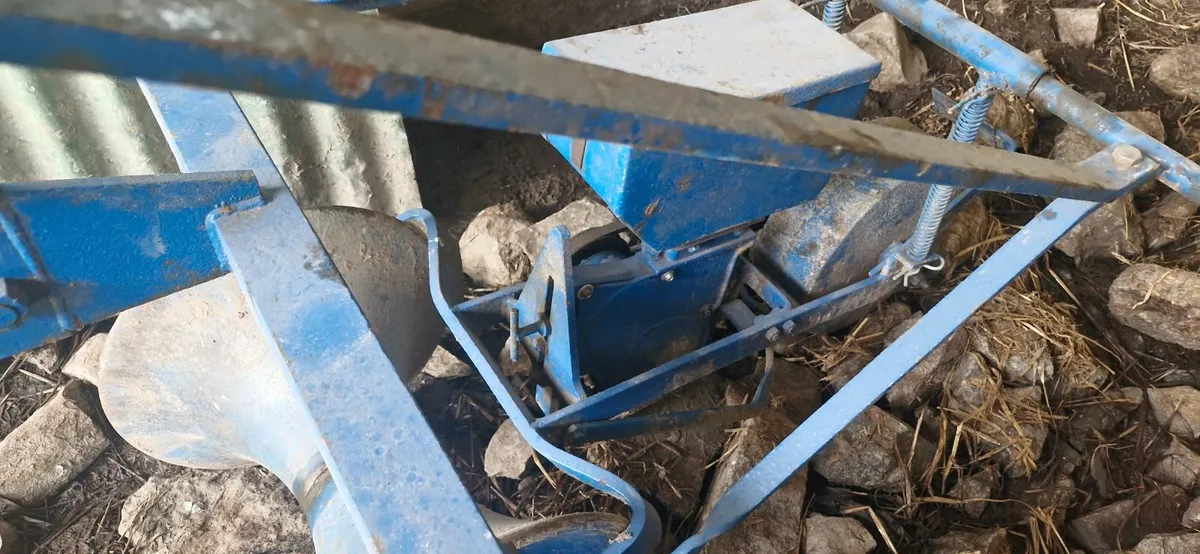 Beet seeder - Image 1