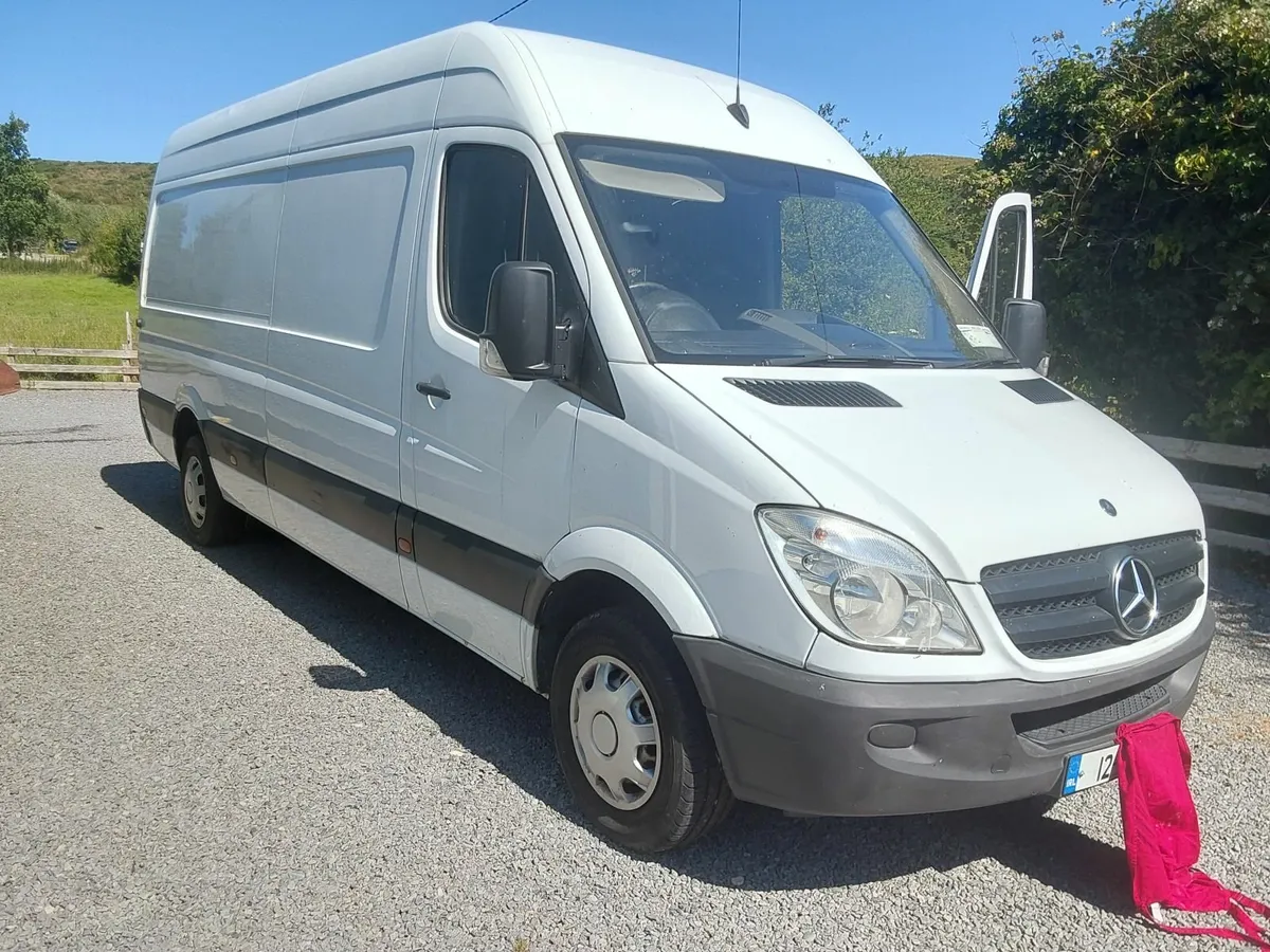 Mercedes-Benz Sprinter 2012 - Image 1