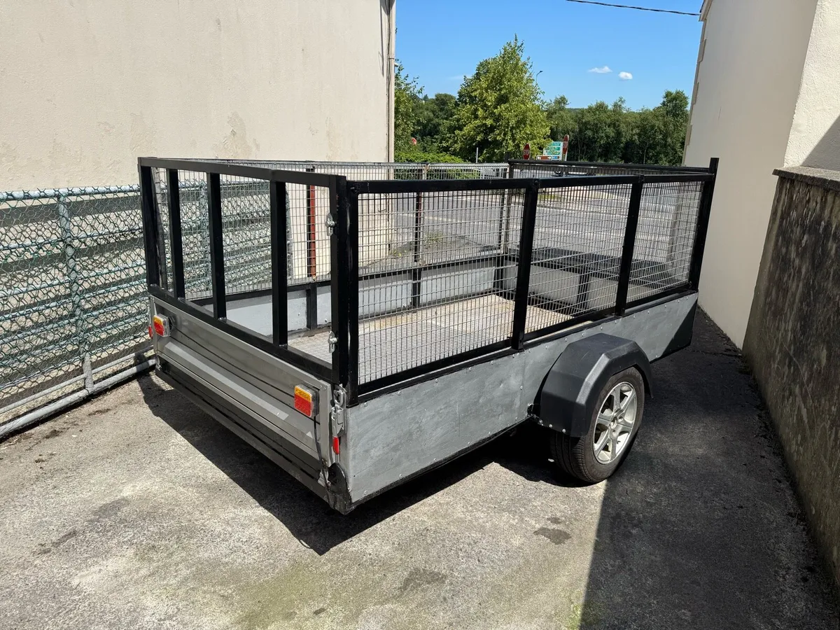 Single wheel axel trailer 9•5F by 5•5F - Image 4