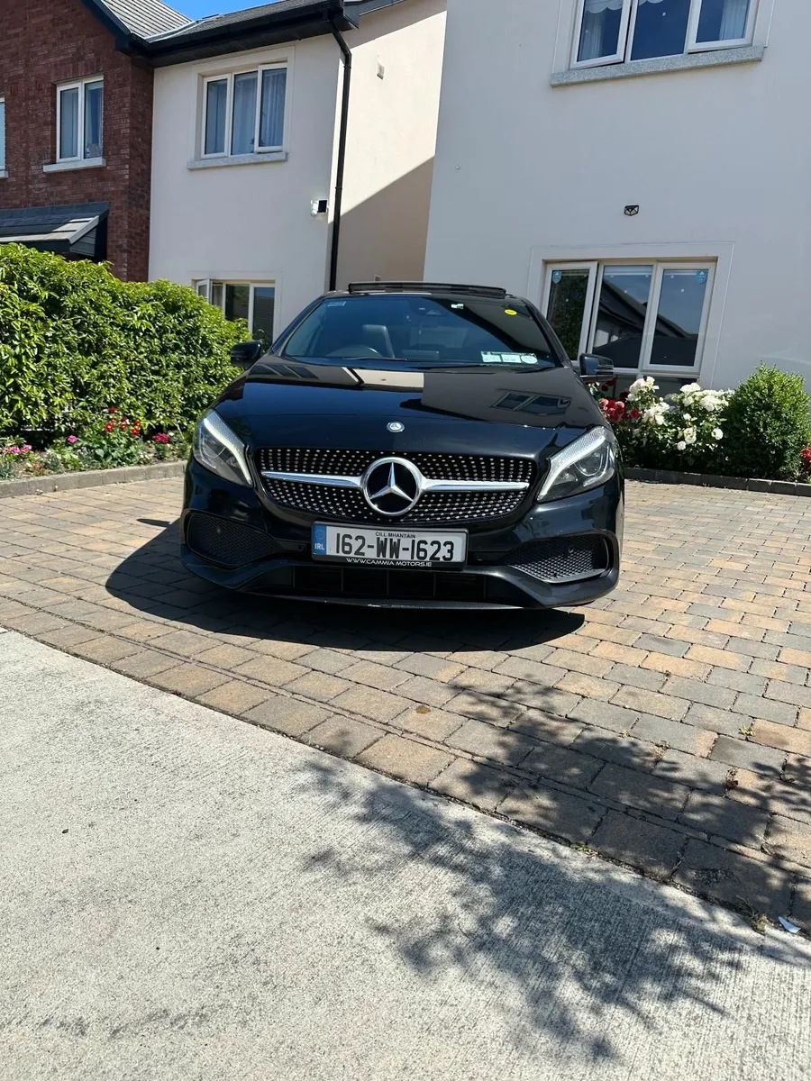 Mercedes-Benz A180D Amg Line Premium Plus - Image 2