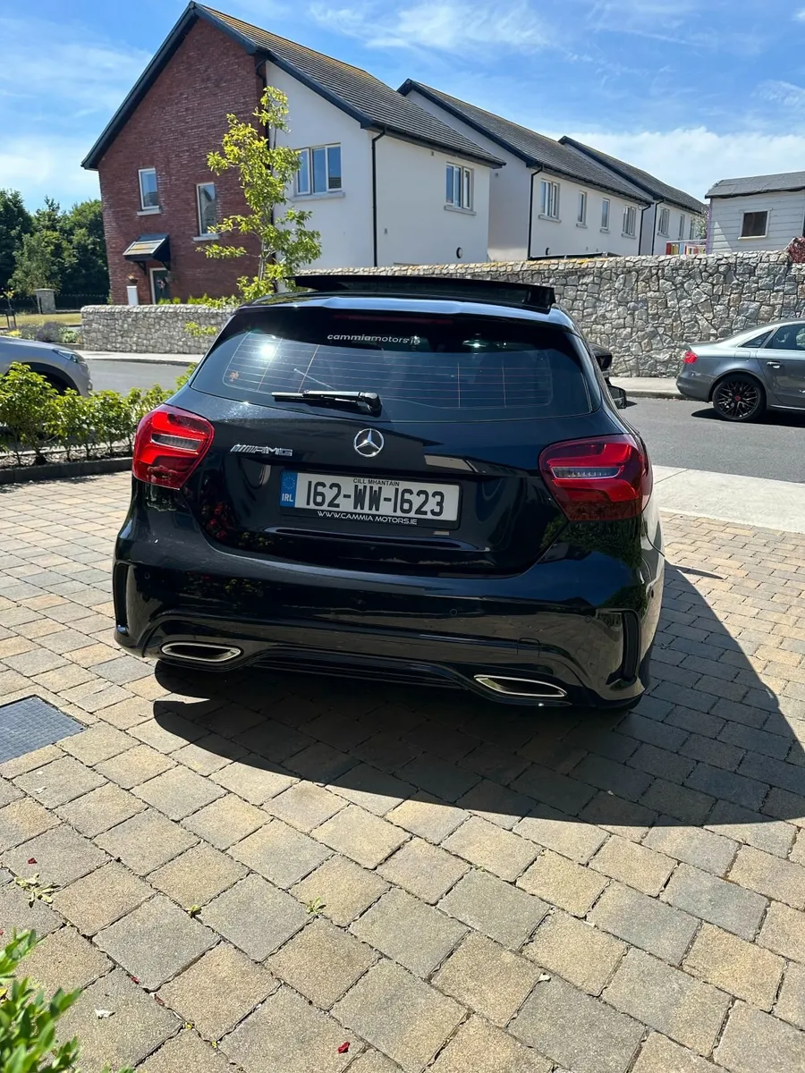 Mercedes-Benz A180D Amg Line Premium Plus - Image 3