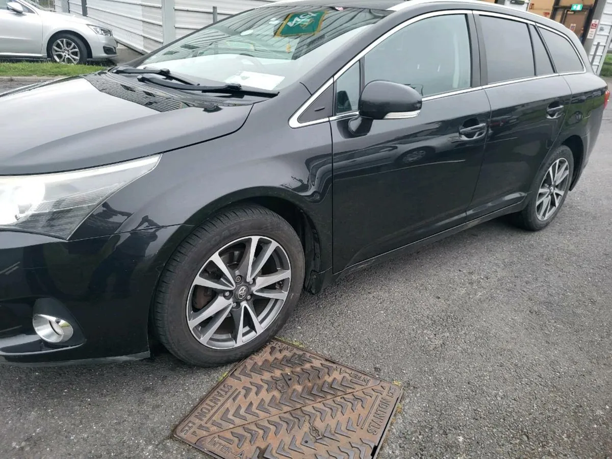 TOYOTA AVENSIS - Image 4