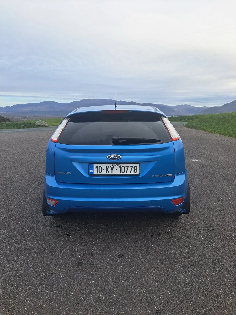 2010 Ford Focus - Image 4
