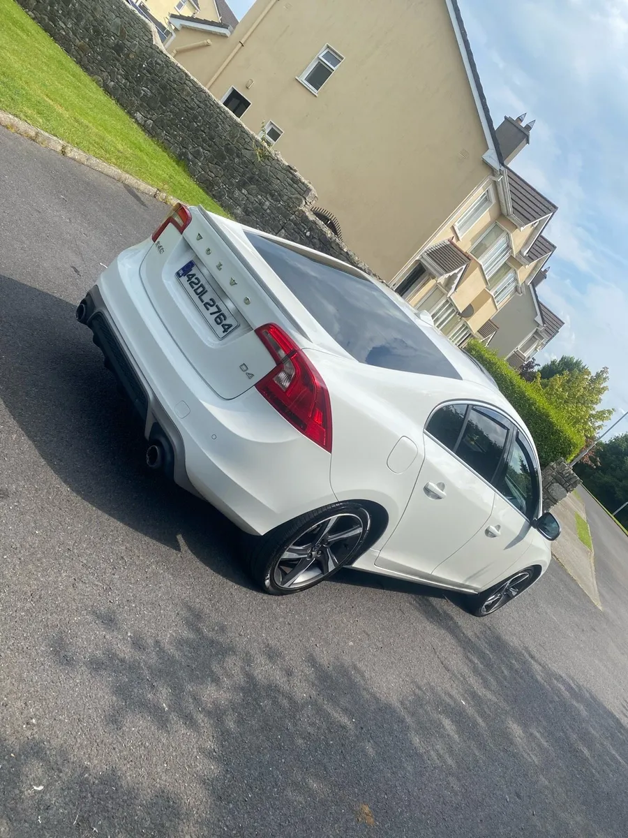Volvo S60 R Design D4 2.0L 181bhp - Image 2