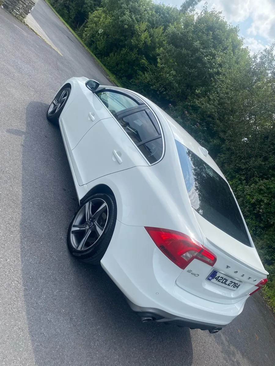 Volvo S60 R Design D4 2.0L 181bhp - Image 3