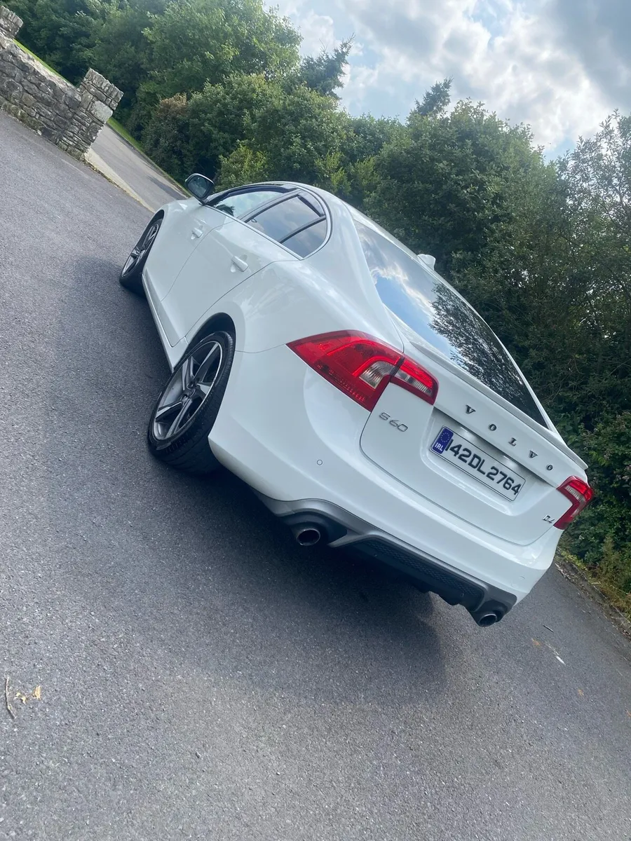 Volvo S60 R Design D4 2.0L 181bhp - Image 4