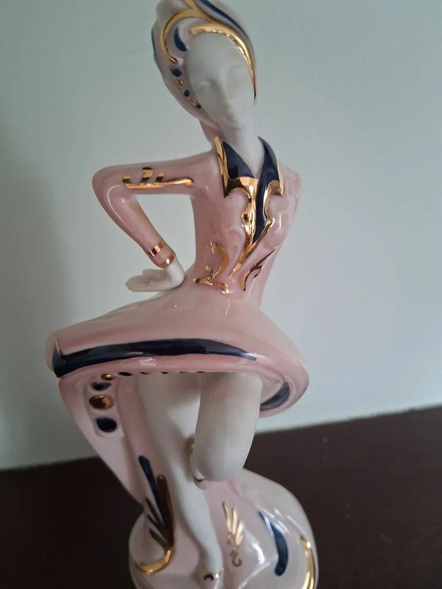 Art deco style porcelain figurine - Image 1