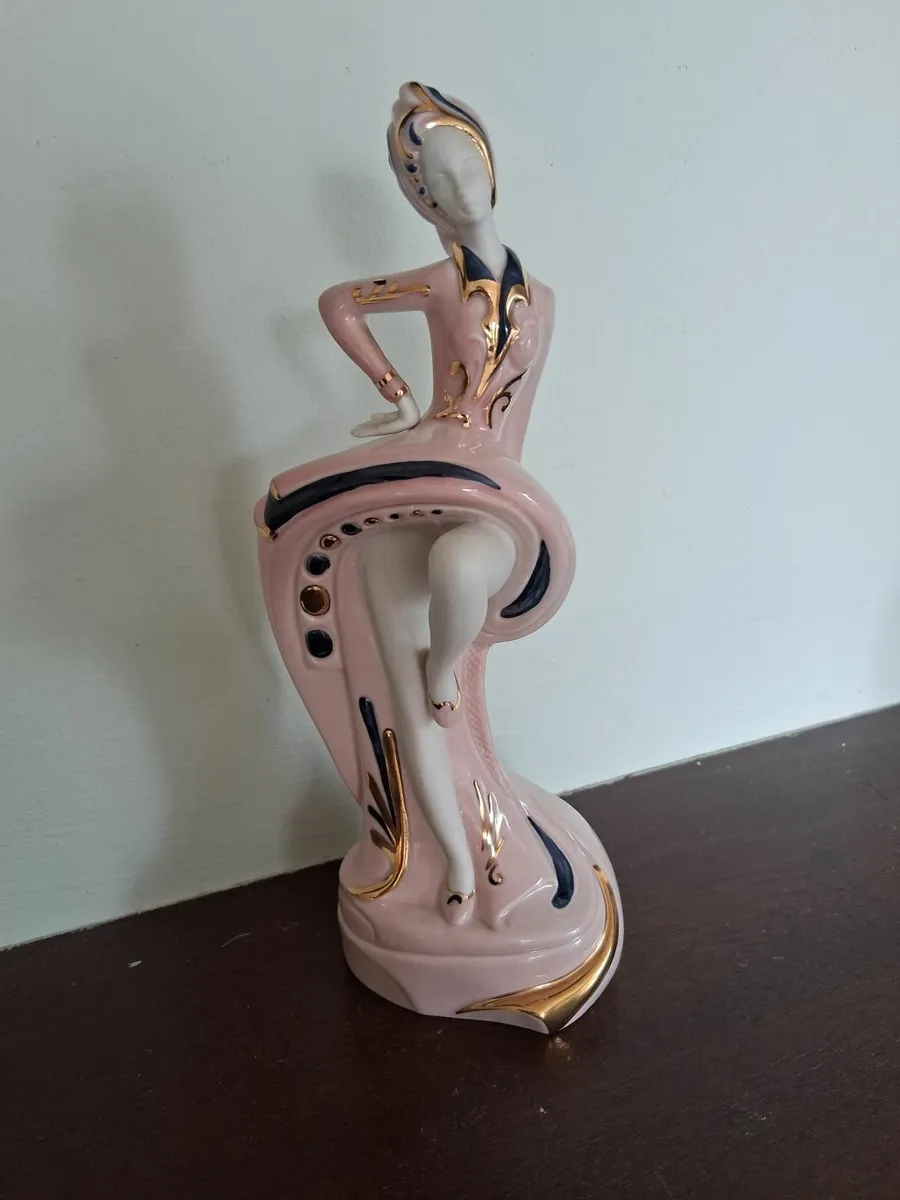 Art deco style porcelain figurine - Image 2
