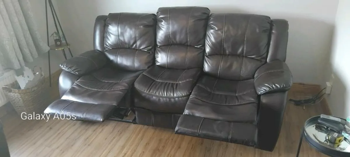 Brown Leather 3 seater recliner - Image 2