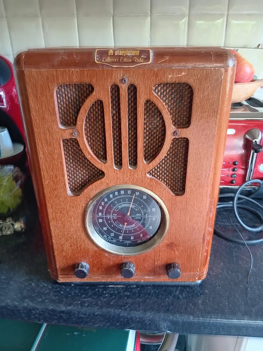 Vintage  style radio - Image 3