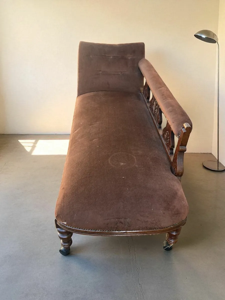 Antique Chaise Lounge - TLC Needed - Image 3