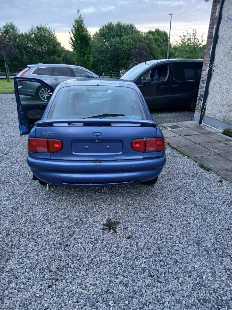 Ford Escort - Image 3