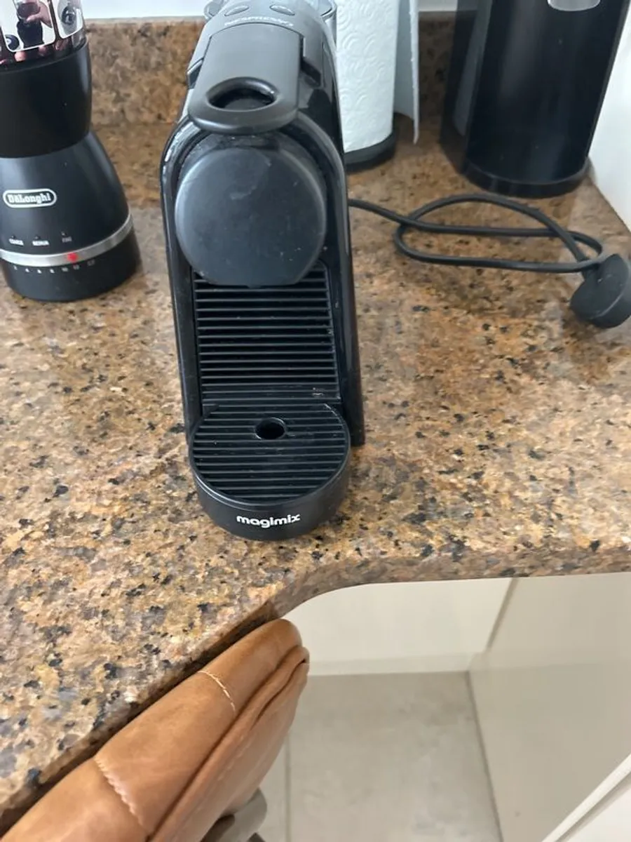 Nespresso pod coffee maker - Image 2