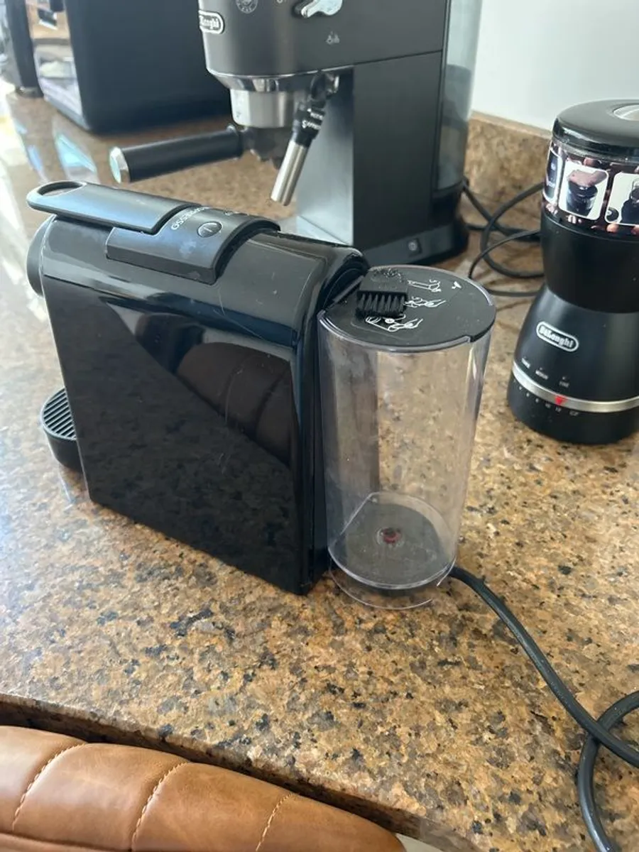 Nespresso pod coffee maker - Image 3