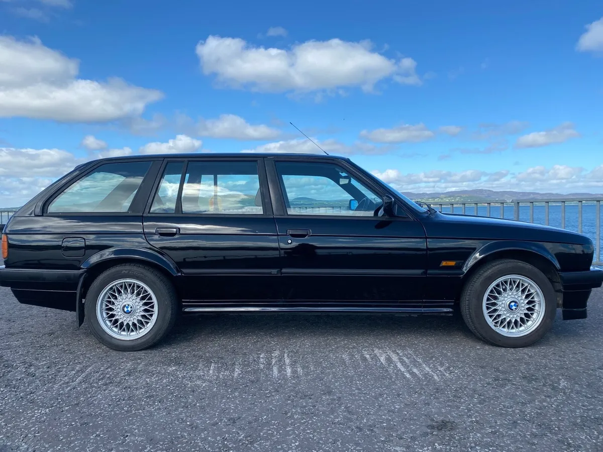 BMW 3-Series 1990 (E30) - Image 2