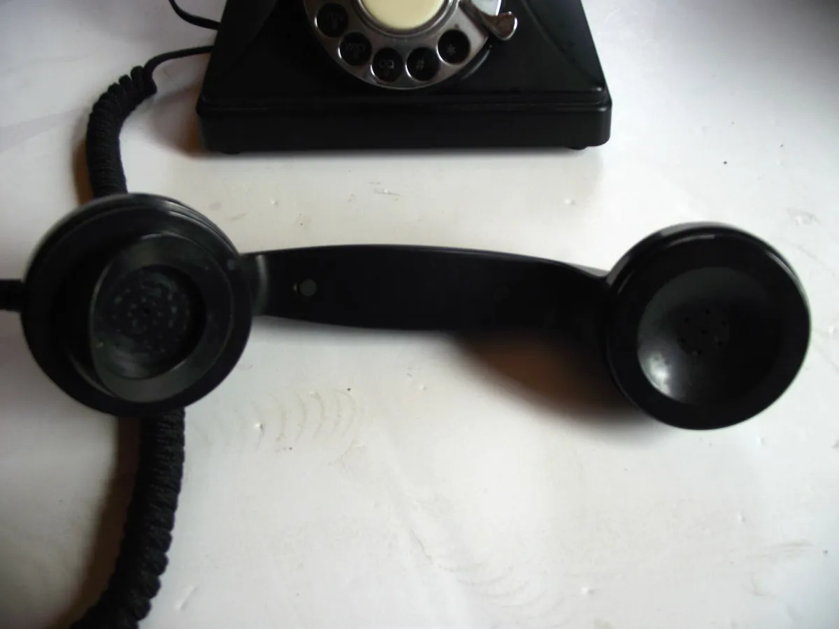 Reproduction 1950's Style Dial Landline Phone - Image 3