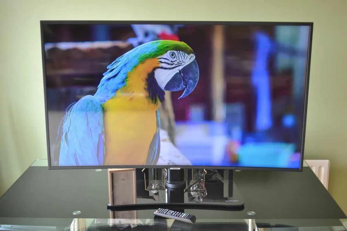 Samsung 49-inch Curved 4K Ultra HD HDR Smart TV - Image 1
